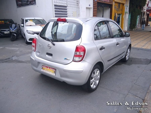 Imagem 5 de 11 de Nissan March Sv 1.6 Flex 4p 2013