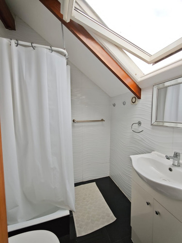 Broker Bosques 5d-5b-sala Estar- Piscina - Patio
