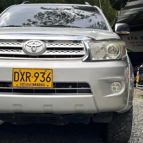 Toyota Fortuner 2.7L AT 2.7CC 2012**