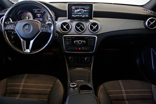 Imagem 8 de 15 de Mercedes-benz Gla 200 1.6 Cgi Advance 16v Turbo Flex 4p