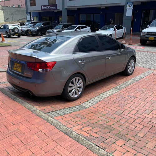 Kia Cerato Forte 1.6 Mecanico