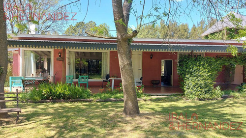 Venta Casa Con Pileta Tipo Chacra En Club De Campo Haras El Malacate