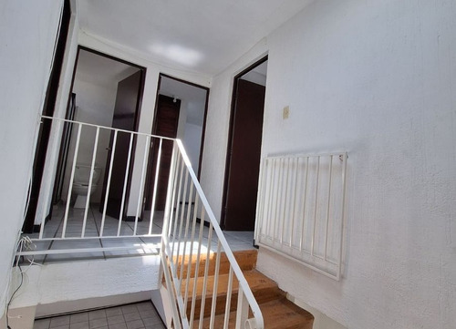 Casa En Remate Con Excelente Plusvalía Muy Cerca Del Centro De Querétaro Yqh
