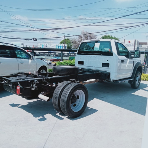 Imagen 5 de 15 de Ford Super Duty F550 2019