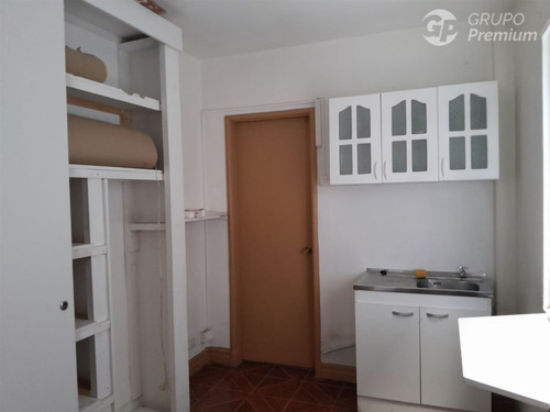 Oficina Con Terraza Privada En Venta En Santiago
