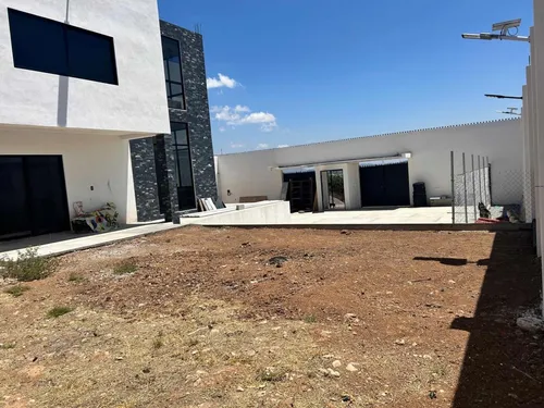 Casa Grande Tipo Minimalista