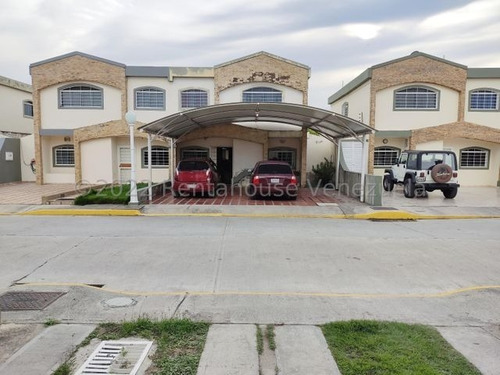 Imagen 1 de 30 de Casa En Venta En Cabudare, Zona La Mendera, Tanque Subterráneo De 4.000 Lts Con Su Pulmón E Hidroneumático, Cod 22-25661, Inf 0424-1398859, Jm9