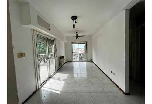 Venta: Departamento 3 Ambientes - Ciudad Jardin, Calle Robles