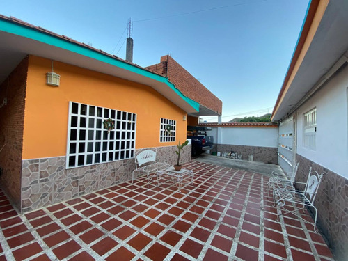 Espaciosa Casa En Urb. El Morro Ii, San Diego. Carabobo. Vende Lino Juvinao