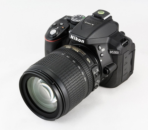  Nikon Kit D5600 18-55mm Vr Dslr Color  Negro