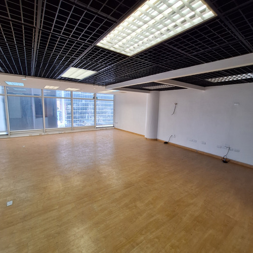 Alquilo Oficina En Centro Comercial El Recreo 156mts