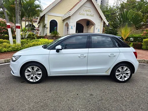 Audi A1 1.4 Tfsi Ambition Plus 5 Puertas