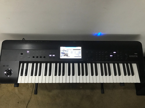 Sintetizador Korg Krome Workstation 61 Teclas