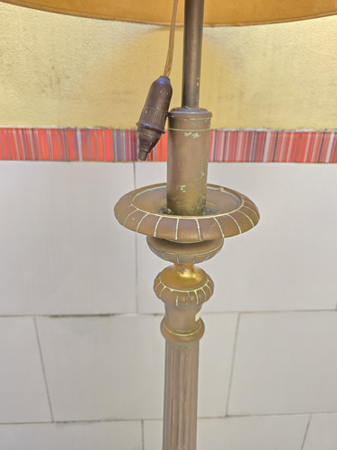 Lampara De Pie En Bronce Antigua (Usado)