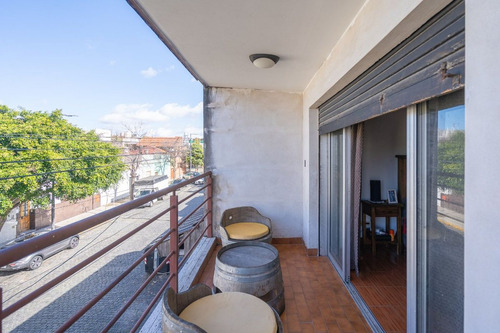 Venta Casa 5 Dormitorios En Boedo Cochera Patio