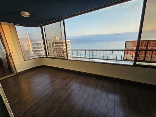 Departamento Con Vista Al Mar, Entre Hotel Hilton Y Holiday