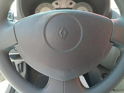 Imagem 12 de 15 de Renault Clio 1.0 16v Campus Hi-flex 5p Completo.