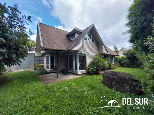 Casa Con Excelente Mantención Y Excelente Ubicación