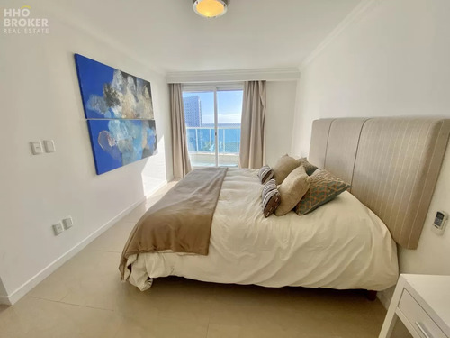 Apartamento En Venta De 2 Dormitorios Y Medio - Playa Mansa