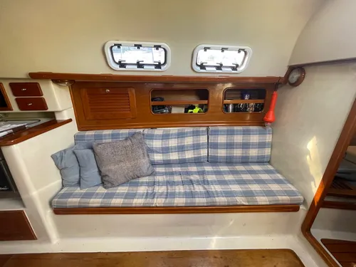 Velero Vip 33.5 Volvo Penta 29 Hp Timón Rueda Orza
