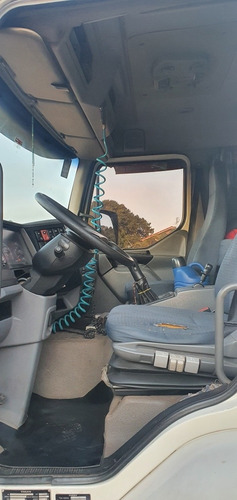 Imagem 6 de 6 de Volvo Vm 260
