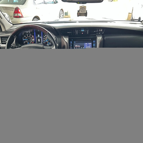 Toyota Hilux SW4 2.8 SRX 4X4 7 LUGARES 16V TURBO INTERCOOLER DIESEL 4P AUTOMÁTICO