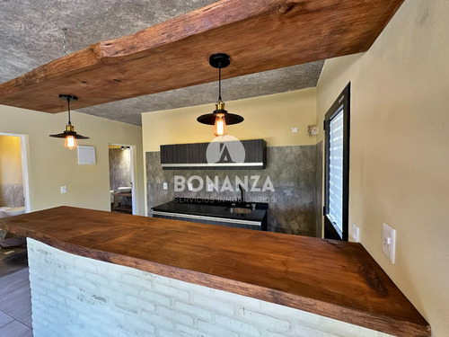 Casa En Venta A Estrenar. Piriápolis. 2 Dormitorios, 2 Baños, Parrillero. Construcción Tradicional.