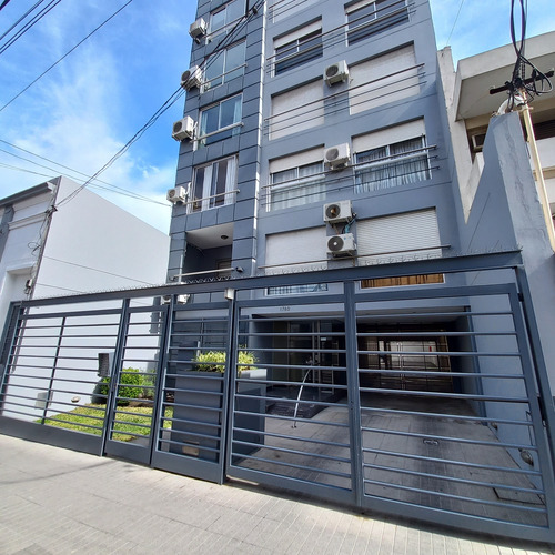 Departamento En Semi Piso 3 Ambientes, Calefacción Y Aa