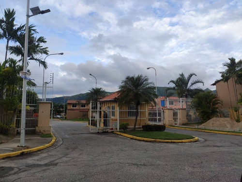 Imagen 17 de 18 de Yasmin Roa En Venta Tonwhouse En Cantapiedra Las Quintas Naguanagua Cod165358