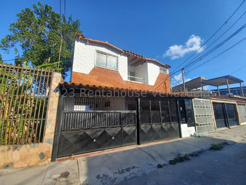  Arnaldo  López Vende  Casa Uso Residencial Y Comercial/ 3 Casas, Parrillera, Local C/u Entrada Indep. En Centro-oeste, Barquisimeto, Lara, Venezuela.  338 M² 