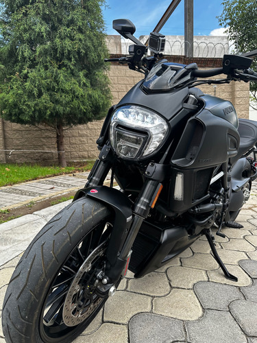 Ducati Diavel Dark. Semi Nueva. Único Dueño.
