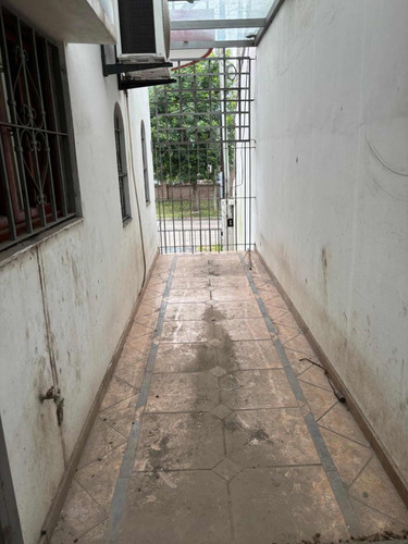 Casa De Estilo En Monte Grande