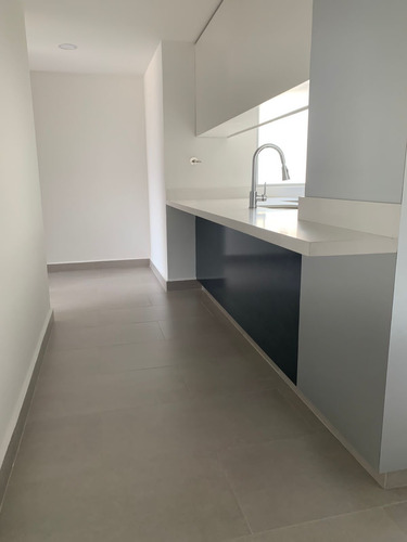 Imagen 5 de 30 de Se Vende Apartamento En Laureles , Medellín