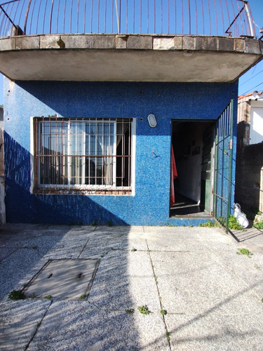 Casa A Reparar, En 2 Plantas, Gran Metraje, 4 Dormitorios, Carlos De La Vega.