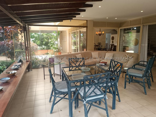 Casa En Venta En Lomas De Chuao Caracas Calle Cerrada