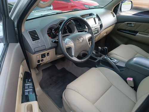 Toyota Hilux SW4 3.0 SRV 4X4 16V TURBO INTERCOOLER DIESEL 4P AUTOMÁTICO
