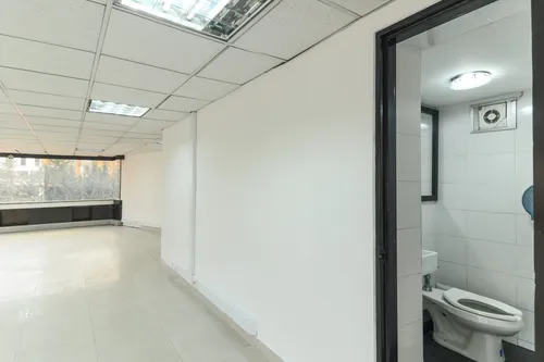 Oficina En Arriendo En Centro Internacional. Cod A1094006