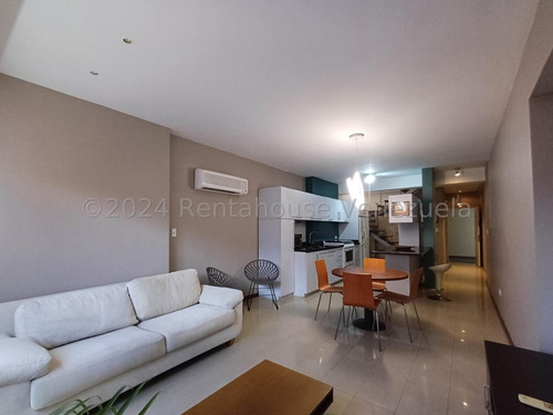 Apartamento En Alquiler En Campo Alegre Caracas. Vr 24-28866