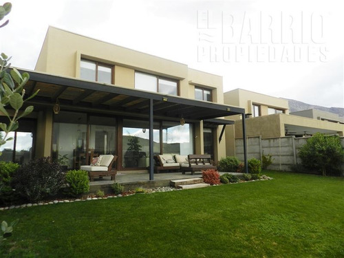 Imagen 3 de 19 de Casa En Venta De 4 Dorm. En Chamisero, Colina