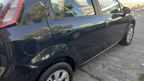 Fiat Punto 1.4 Attractive C/radio Integrada 2015