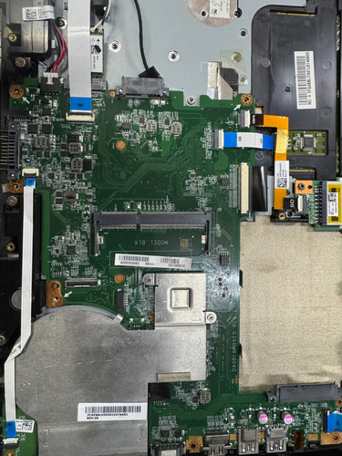 Computadora Toshiba Para Piezas Satellite L55-b5267rm Negra (Usado)