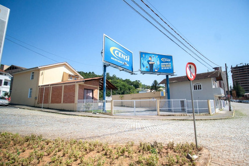 Lojas Térrea Na Velha Com Área Total De 329,21 M² - 35711475l