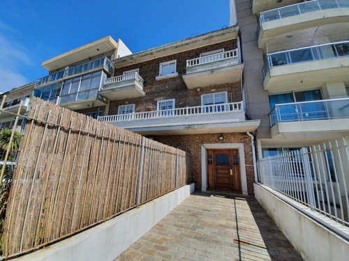 Rambla Buceo, 1 Dormitorio, Bajos Gc, Excelente Ubicación!