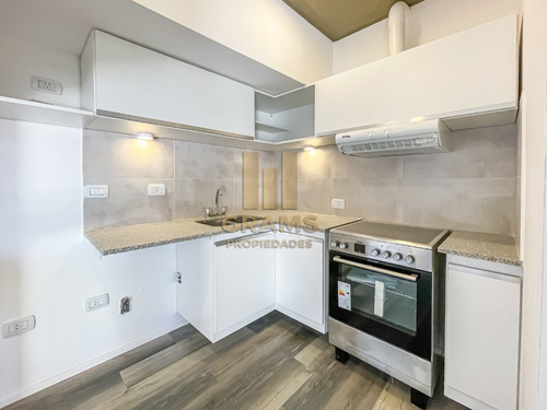 Venta De Departamento Dos Dormitorios, La Plata