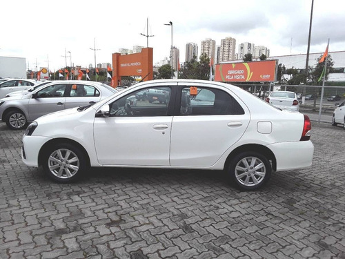 Imagem 3 de 9 de Toyota Etios 1.5 X Plus Sedan 16v Flex 4p Automático