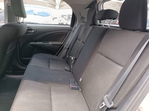 Toyota Etios 1.5 X PLUS 16V FLEX 4P AUTOMÁTICO