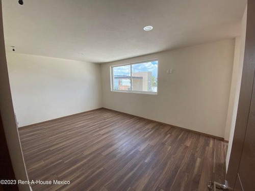 Casa En Venta En Metepec San Salvador Tizatlalli Gis 24-1104