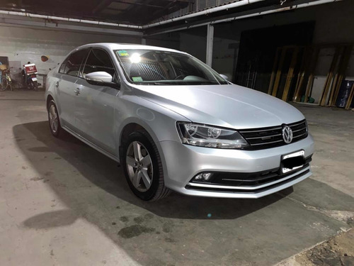 Imagen 2 de 15 de Volkswagen Vento 2.5 Advance Plus 170cv Tiptronic 2015