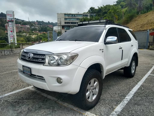Imagen 1 de 9 de Toyota Fortuner