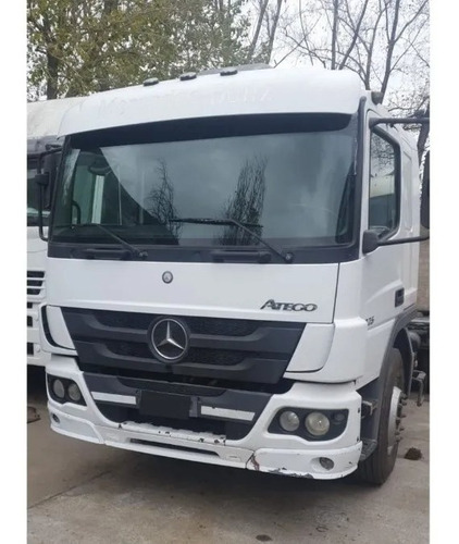 Imagen 11 de 15 de Mercedes Benz 1725 Tractor Corto C/plato. Año 2016
